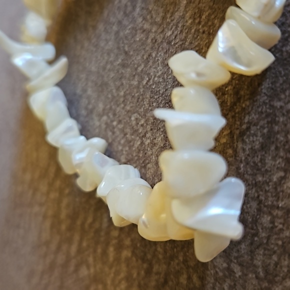 3/$30 HANDMADE Mermaidcore Mother of Pearl Chip Beaded Stretch Bracelet - Picture 4 of 6